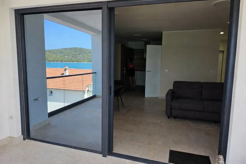 Appartamento con tre camere da letto vista mare – 3
