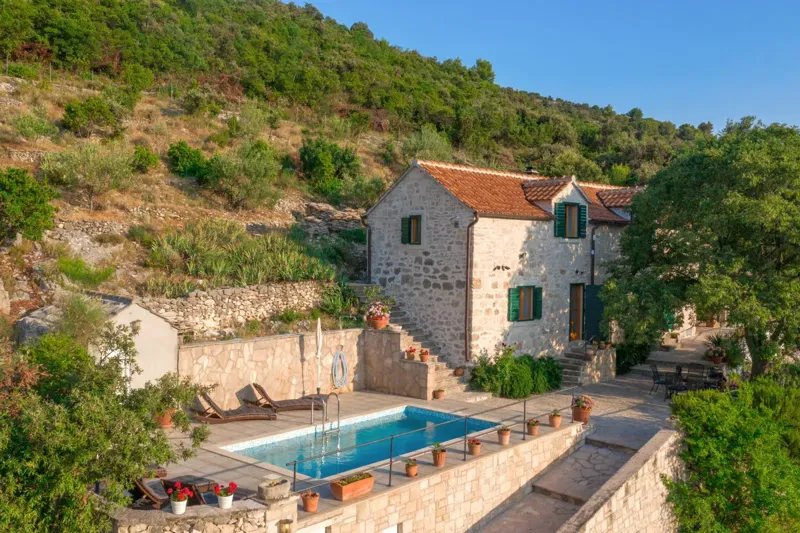 Authentic stone villa with sea view – 3