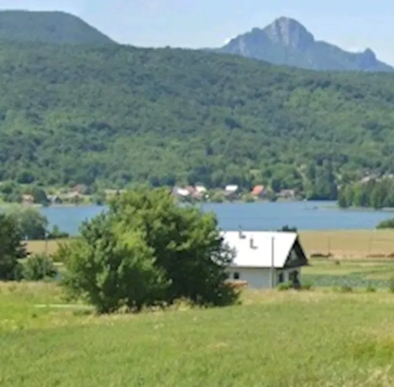 Ogulin (jezero Sabljaci) građevinsko zemljište površine 1480m2
