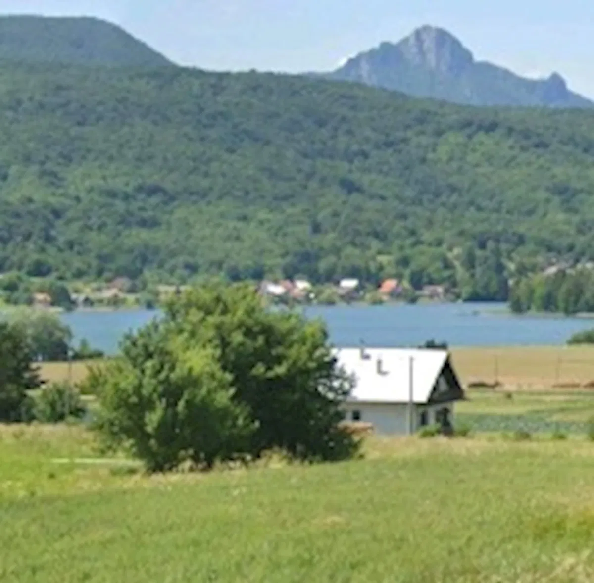 Ogulin (jezero Sabljaci) građevinsko zemljište površine 1480m2