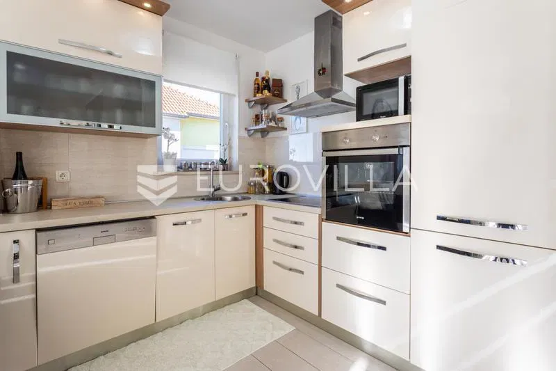 Zadar, Plovanija, modern three-bedroom apartment in an excellent location – 3