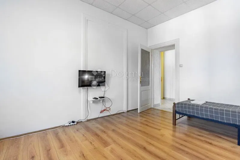 Flat Školjić, Rijeka, 80m2 – 2