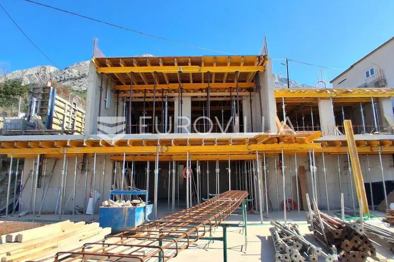 Omiš Riviera, one-bedroom south-facing apartment on the first floor of a new development, 57.94 m² – 3