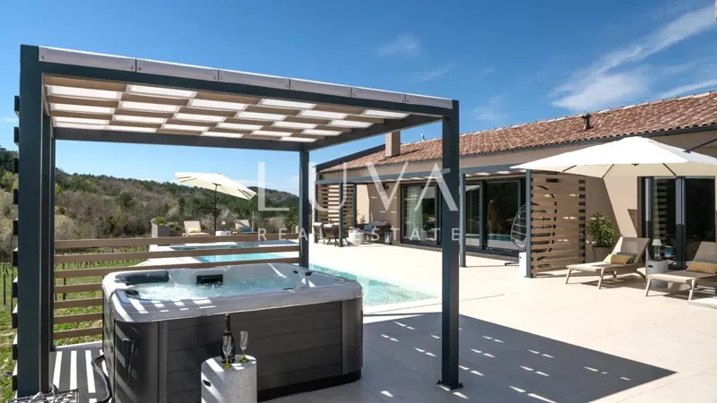 Hum, Istria, luxury house with pool and large estate for sale – 3
