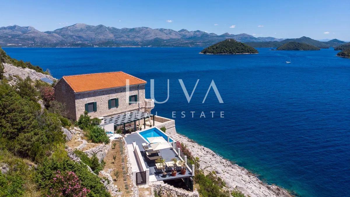 Jedinstvena kuća za odmor na pustom otoku, investicijska prilika