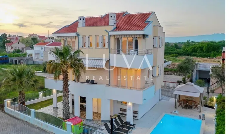 Privlaka, apartmánsky dom s bazénom na predaj – 2