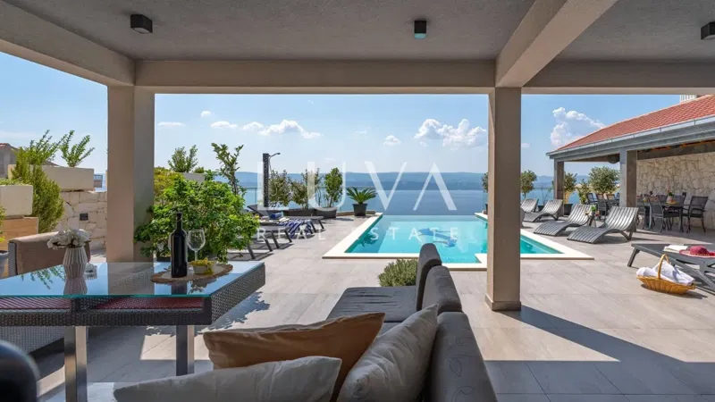 Stanići, Omiš, luxury villa with pool near the sea for sale – 2