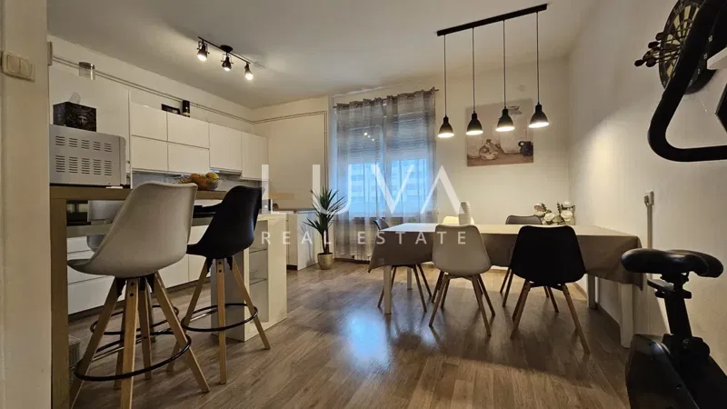 Zagreb, Donji Grad, 4-bed flat with rooftop terrace, sale – 2