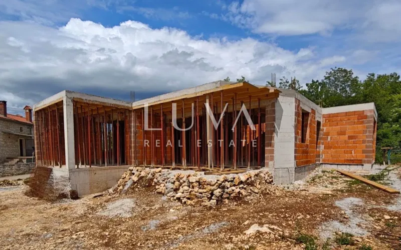 Isztria, Tinjan, modern medencés villa építés alatt, 235 m2 – 2