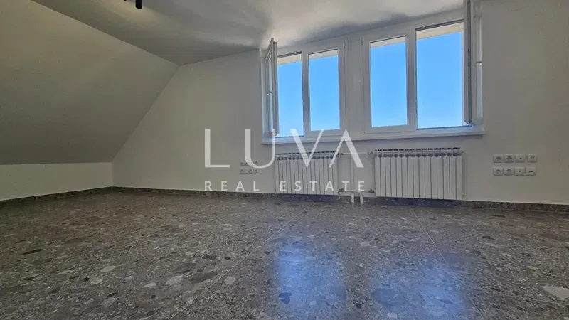 Sesvete Center, Renovated Office Space 144m2 for Rent – 2