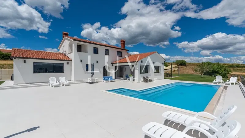 Istra, Vrh, modern villa egyedülálló kilátással, 190 m² – 2
