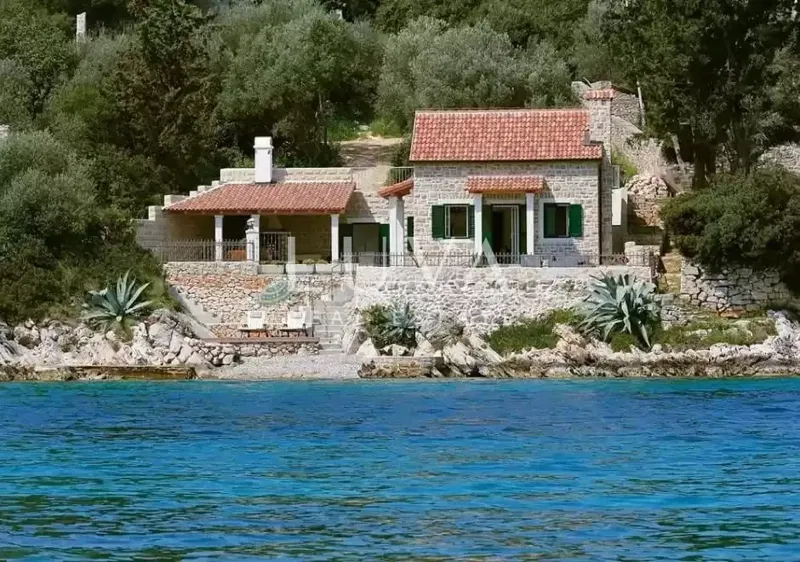 Hvar, Stari Grad, eladó kőház a tengerparton