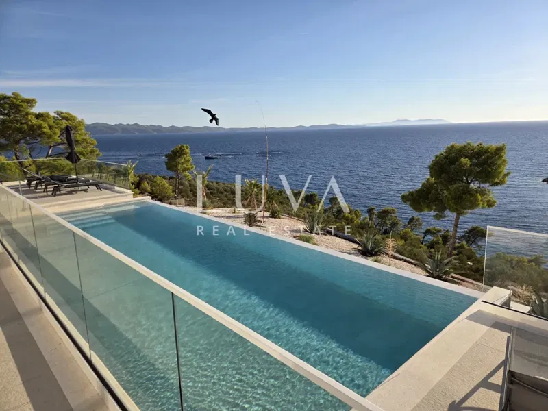 Brač, luxus egyedi villa 800m2 a tengerparton – 3