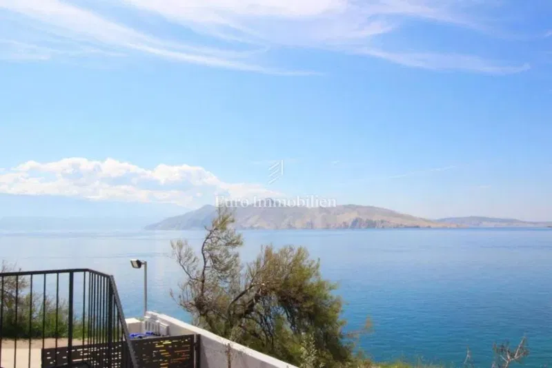 Baška – House in the first row to the sea, 4 apartments – 3