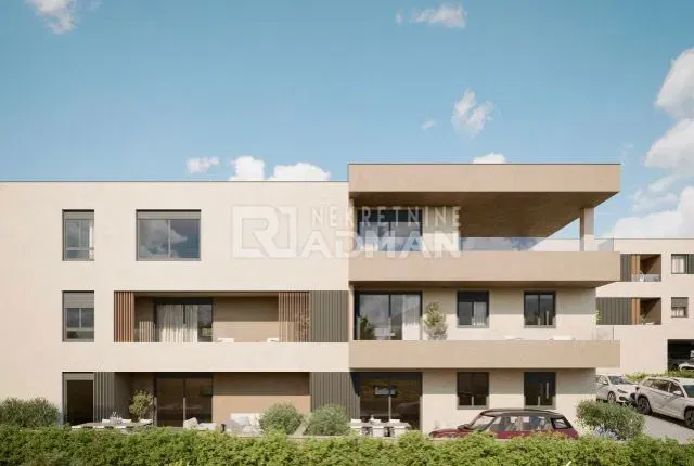 PODSTRANA -Moderna ; lukskuzna novogradnja 250m od mora