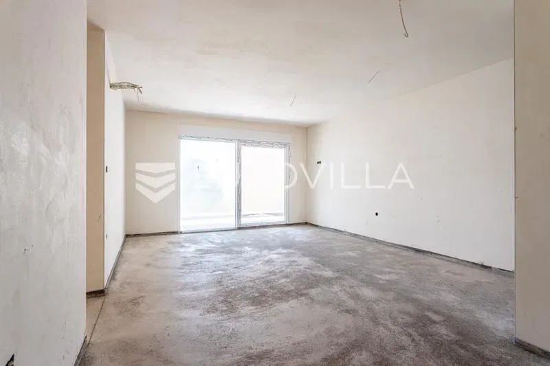 Ciovo, Okrug Gornji, three bedroom apartment on the first floor with a loggia – 2