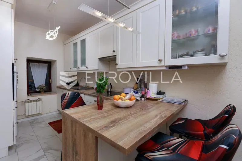 Rijeka, Draga, detached single storey house with a terrace and a 718 m² plot of land. – 3