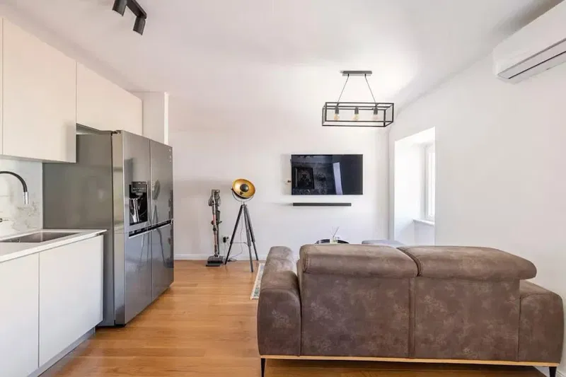 Fully Renovated Two-Bedroom Apartment and Studio in the City Center, Ideal for Living and Investment – 2
