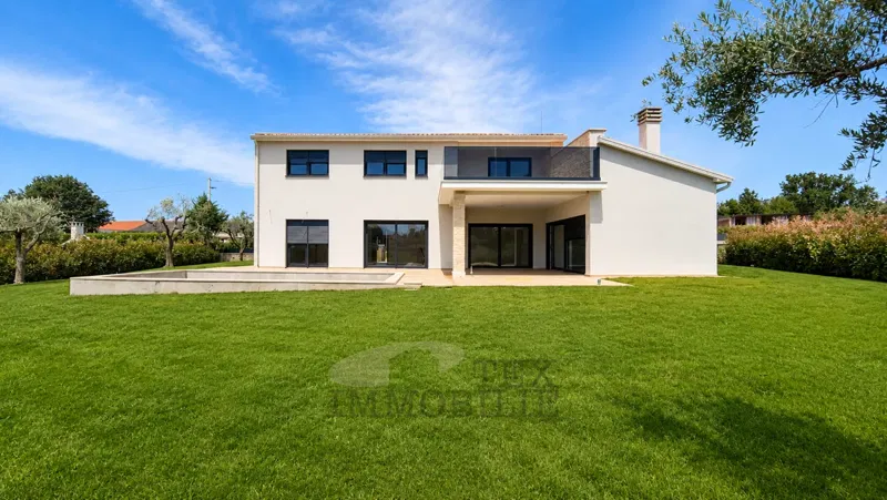 Luxury modern villa with swimming pool in a peaceful location, 7 km from Poreč and the sea – 2