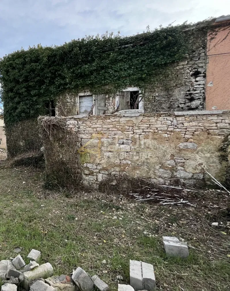 Istria, Svetvinčenat - zona circostante, casa a schiera in rovina – 3