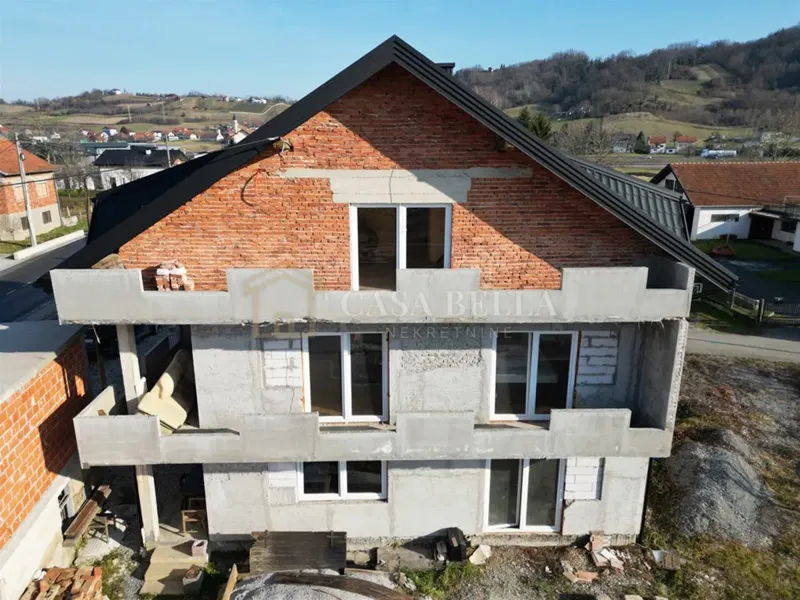 2 kuće, Donja Pačetina 350 m2+500m2 okučnice, prilika za investiciju