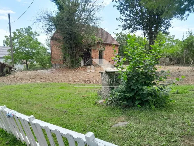 Prodaje se kuća za adaptaciju u Oroslavju