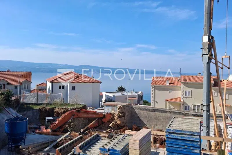 Omiš Riviera, two-bedroom south-facing apartment on the first floor of a new development, 75.95 m² – 2
