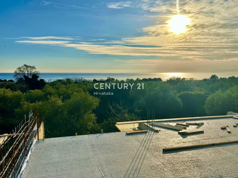 UMAG, PRIME LOCATION, DUPLEX HOUSE WITH PANORAMIC SEA VIEW – 2