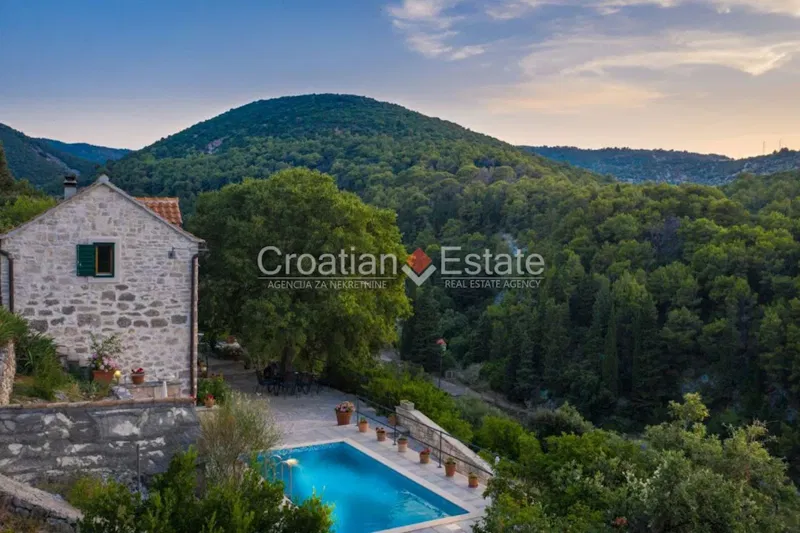 Secluded traditional stone house, with pool and sea view, for sale – 2