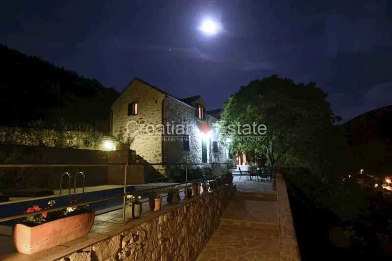 Secluded traditional stone house, with pool and sea view, for sale – 3