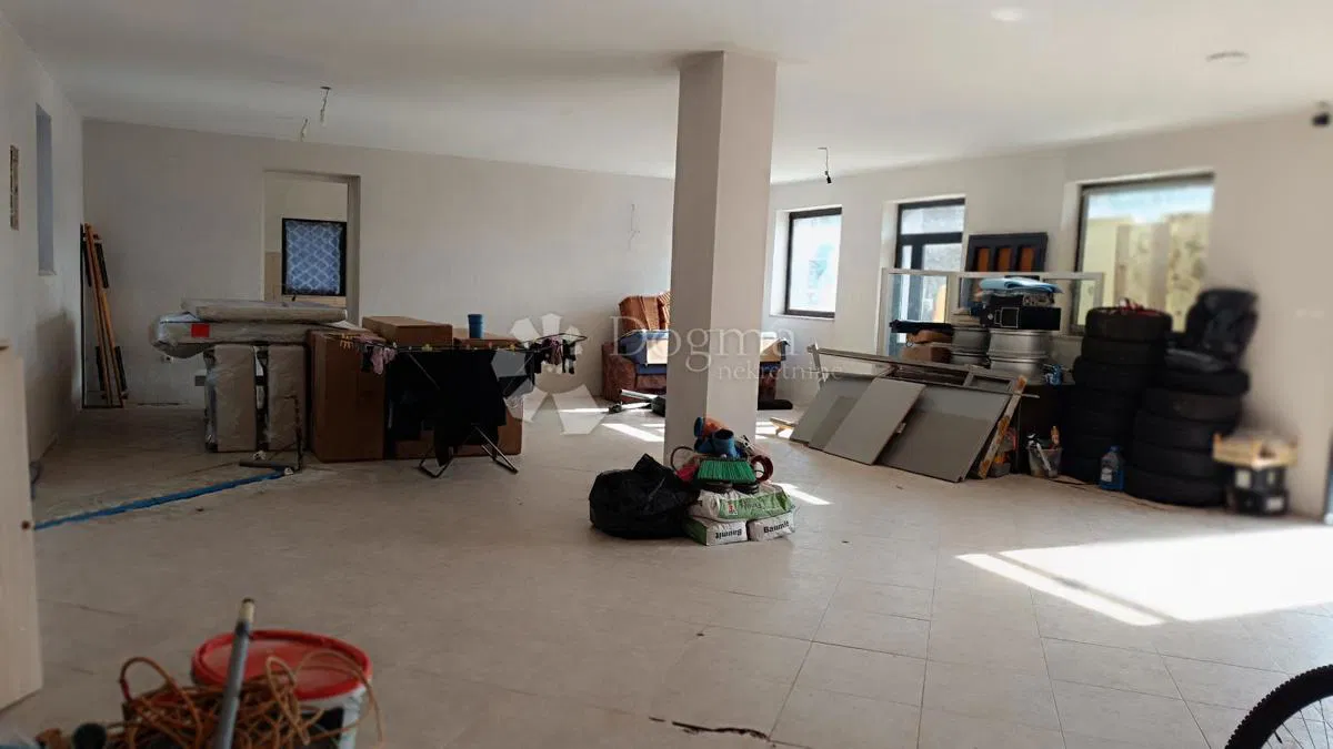 Mavrinci pp 126 m2, prizemlje, zakup