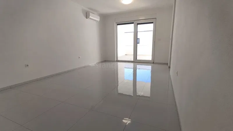 Novi Vinodolski, new 2-bedroom apartment on 1st floor with view! – 3