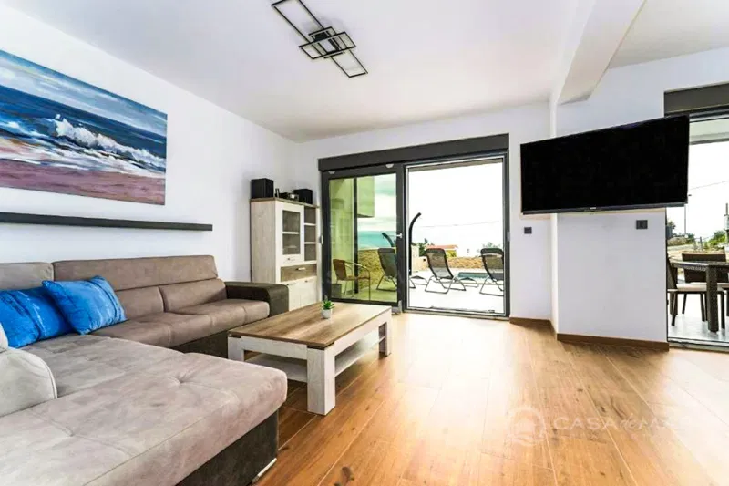 Moderna vila s panoramskim pogledom na morje in bazeni – investicija za družino in turizem! – 3