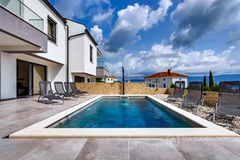 Dvojna vila s panoramskim pogledom i bazenom, okolica Vrbnika! – 2