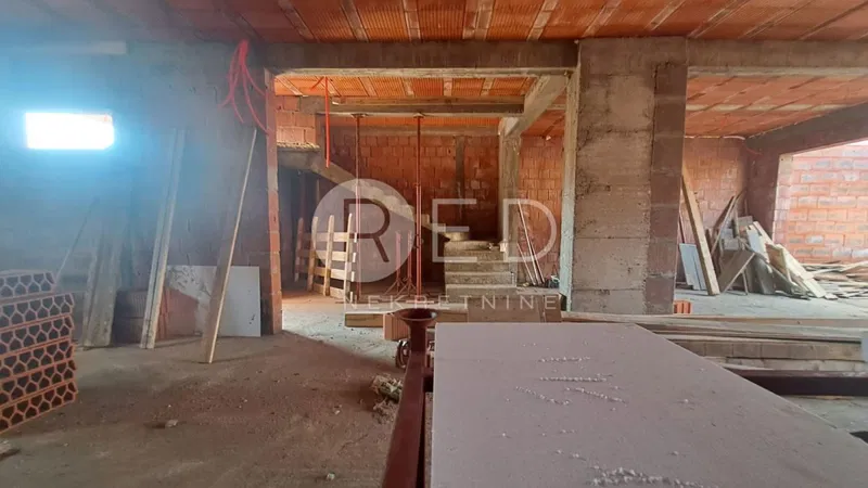 SL.BROD DVOETAŽNI STAN 162,63m2 KOLONIJA – 2