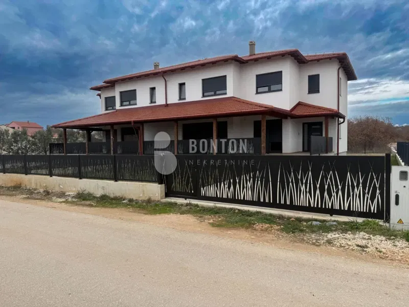 MURVICA- NOVA DUPLEX KUĆA U CENTRU MURVICE