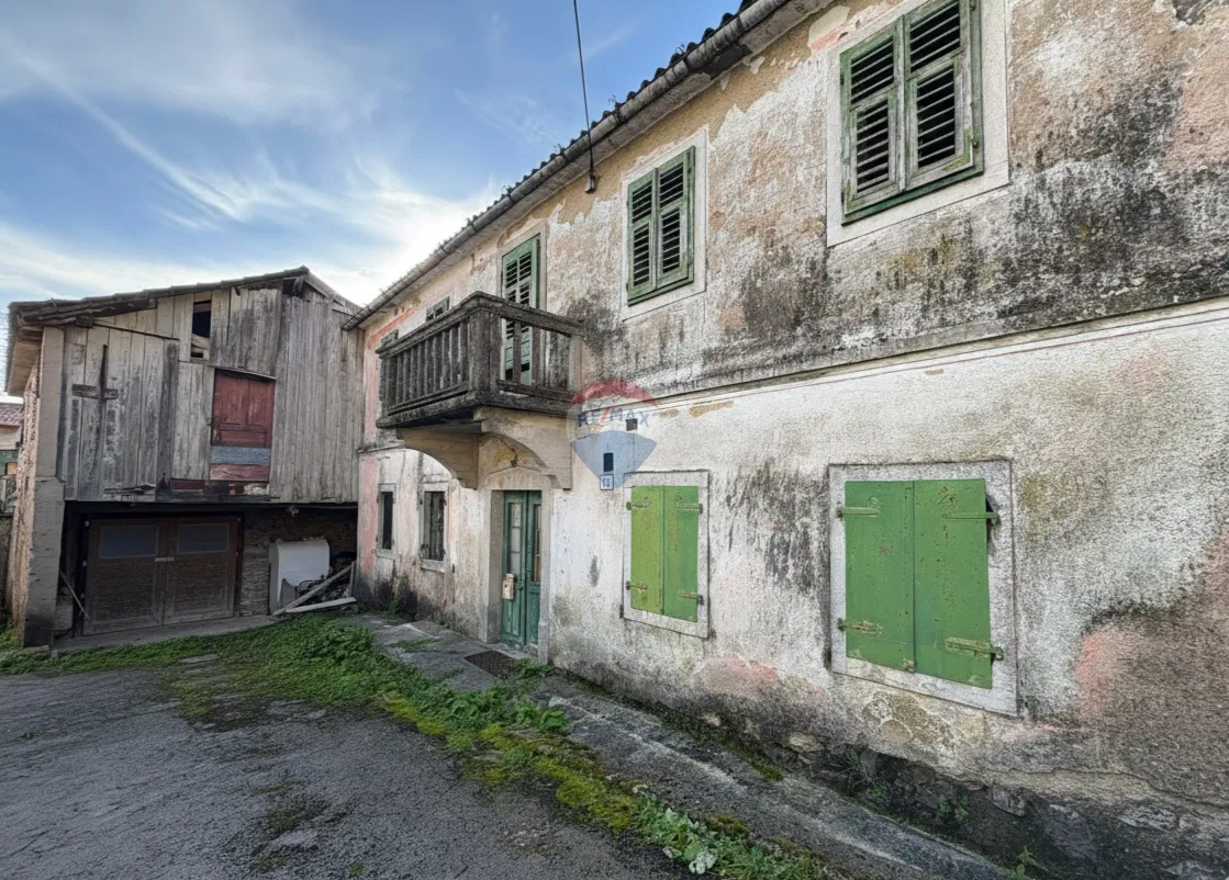 Rijeka, Studena, Kamena kuća s okućnicom od 767m2
