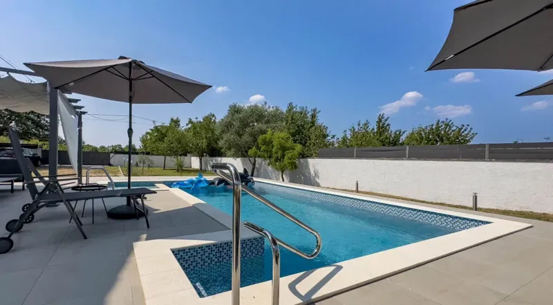 ISTRIA, SVETVINČENAT - Autentica casa in pietra ristrutturata con piscina – 3
