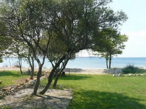 ISTRA - PEROJ, vikend zemljište na mirnoj lokaciji