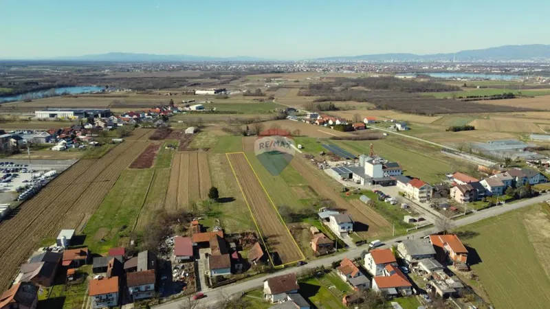 Terreno edificabile Staro Čiće, Velika Gorica - Okolica, 2.942m2 – 3