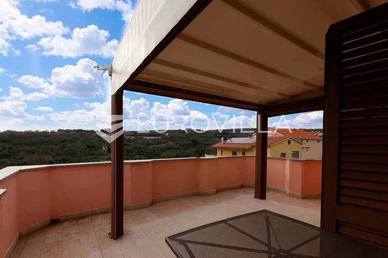 Krk, furnished three-bedroom apartment, large terrace with open view – 3