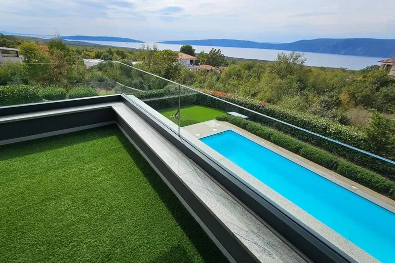 Luxury villa with pool and sea view – 2