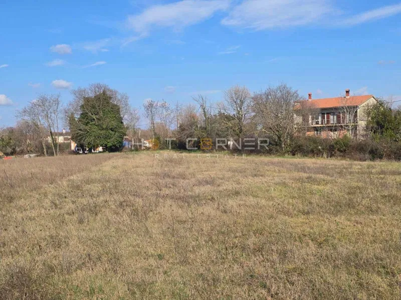 Zazidljivo zemljišče Muntić, 417 m² / 45.870 € – 3