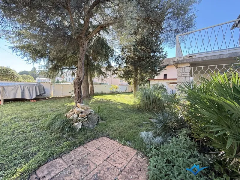 Casa indipendente con ampio giardino a Cittanova – 3