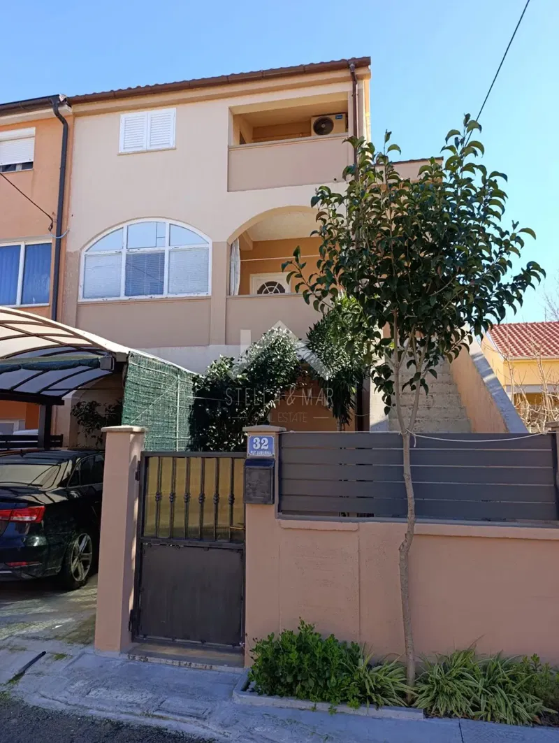 Semi-detached house with two apartments, close to the sea - Privlaka – 3