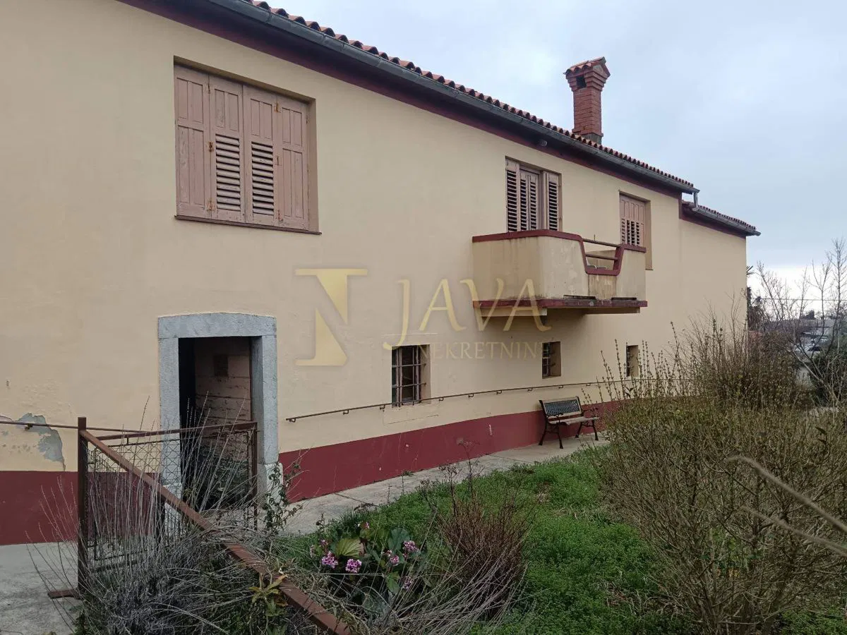 Rubeši – kuća 300 m² + građevinski tereni