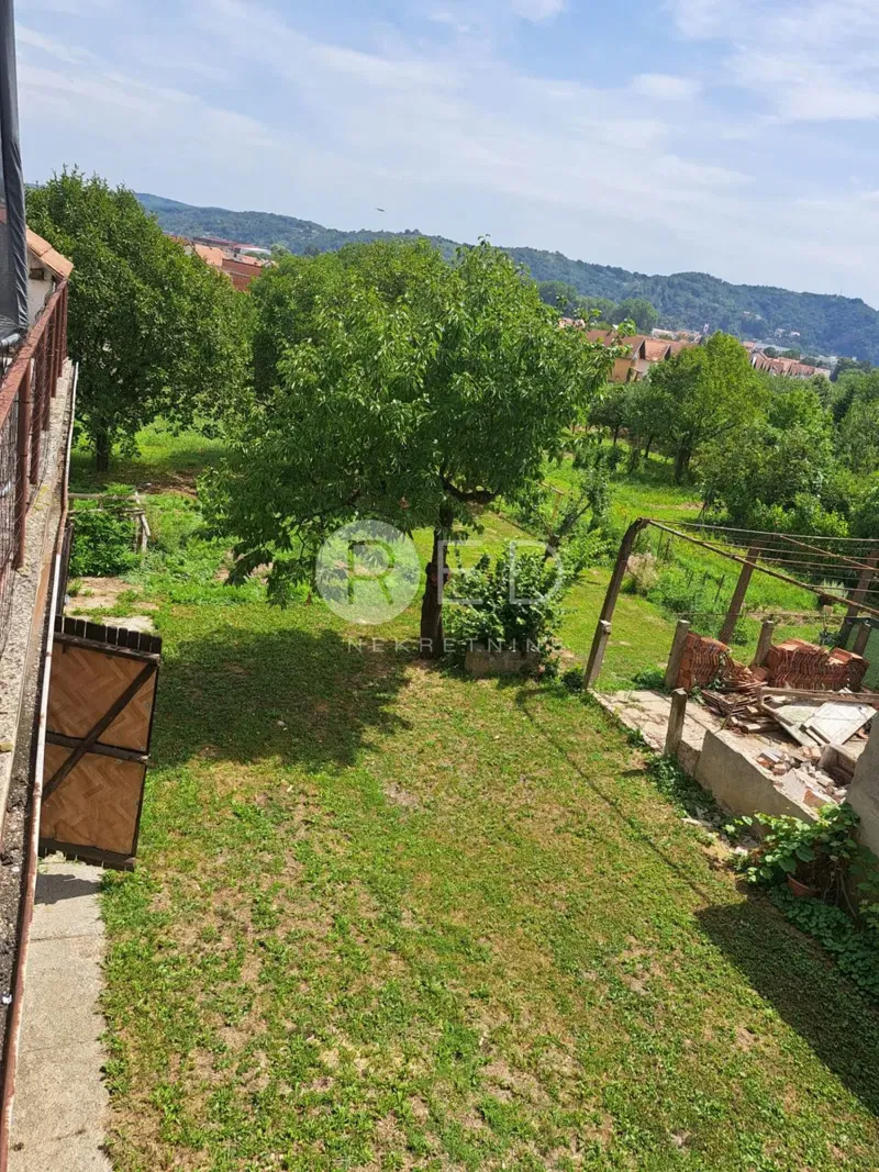 POŽEGA OBITELJSKA KUĆA SA 3 ODVOJENA STANA