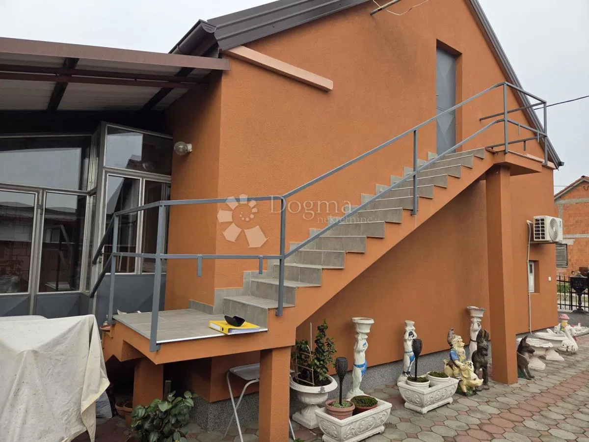 Дом Mitnica, Vukovar, 151m2