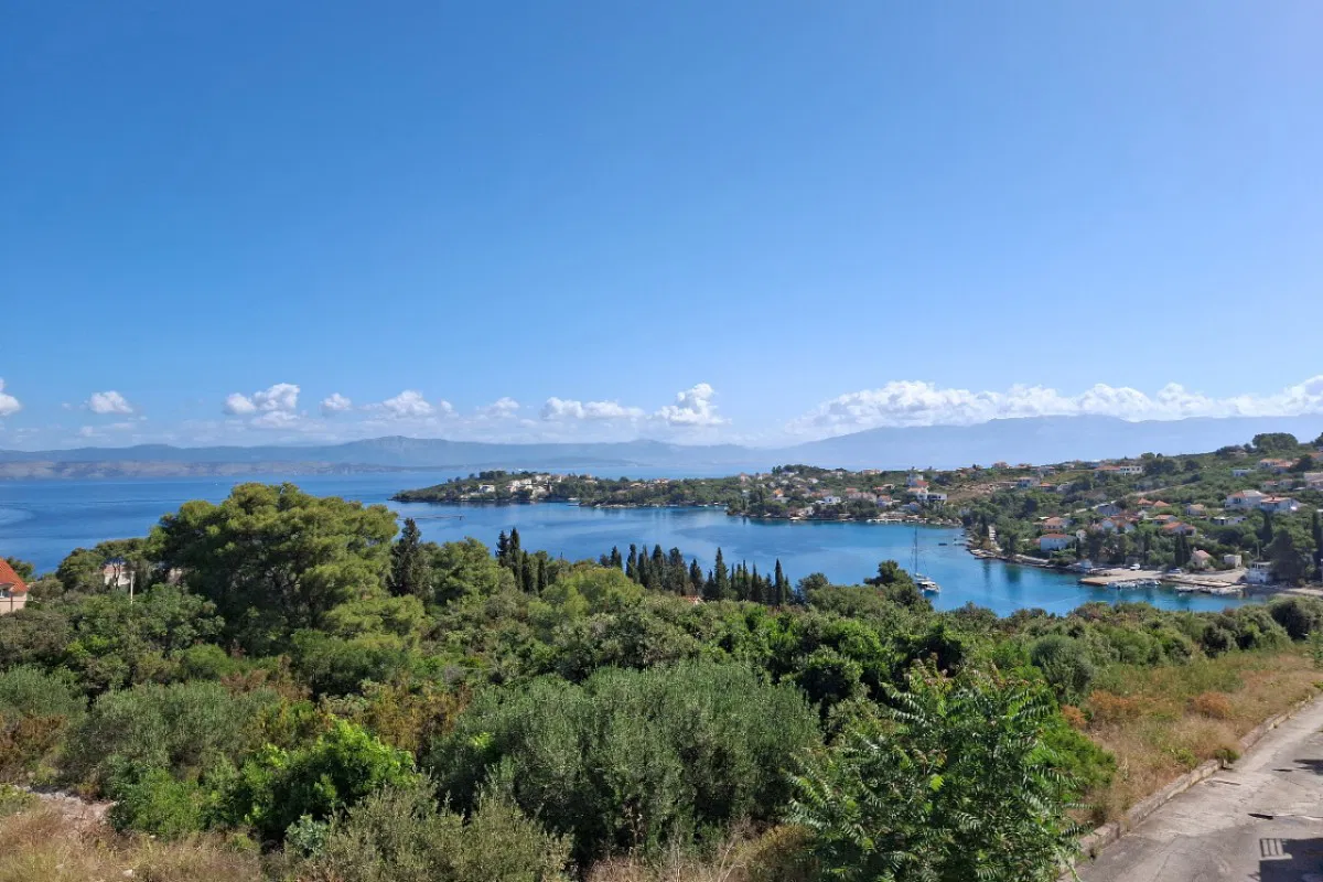 Građevinsko zemljište  s  pogledom na more