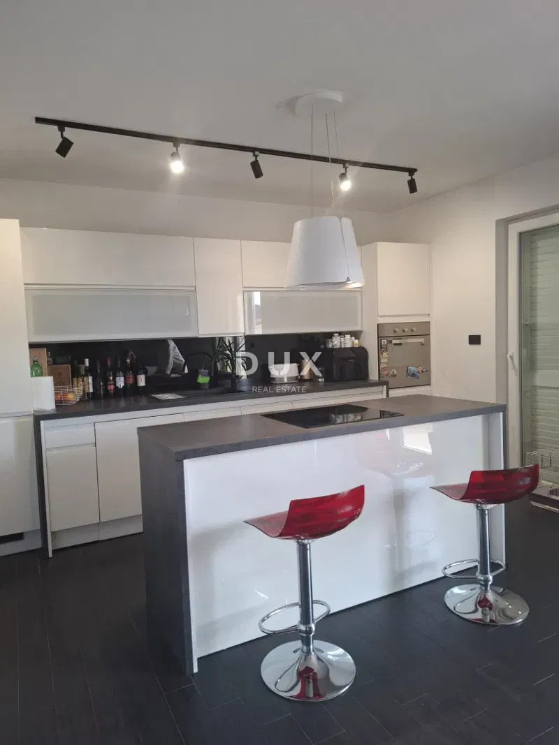 ISTRIA, PULA - Duplex apartment 127 m2 in a great location – 3